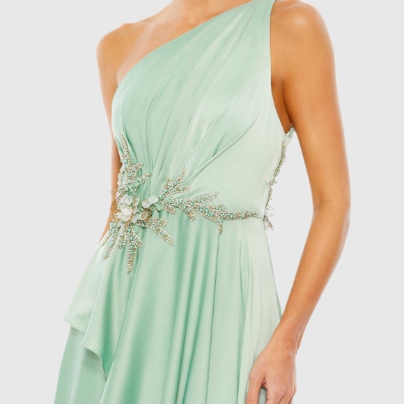 MAC DUGGAL Embellished One Shoulder Asymmetrical Gown Women's Dress Size 2 - Picture 2 of 8